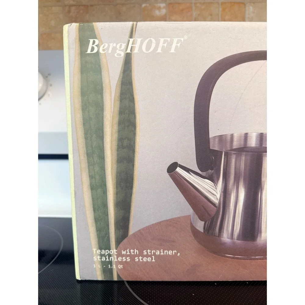 BergHOFF Ron Stainless Steel Teapot with Strainer‎ 1L 1.1 Qt Silver Black Handle